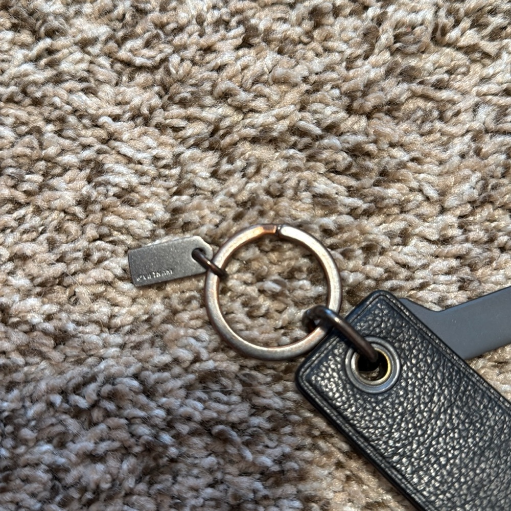 Coach Flash Drive Key Chain - Picture 2 of 5